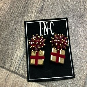 I.n.c elegant earrings